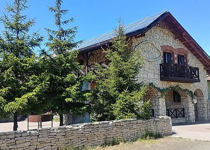 Rancho-jura بيت ضيافة Podlesice