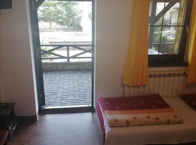 Rancho-jura بيت ضيافة